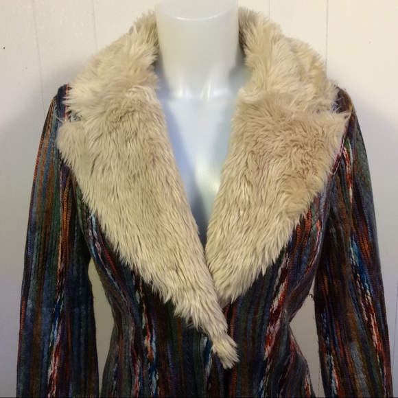 Women’s MinkPink jacket with faux fur collar. Womens size small - Picture 2 of 12